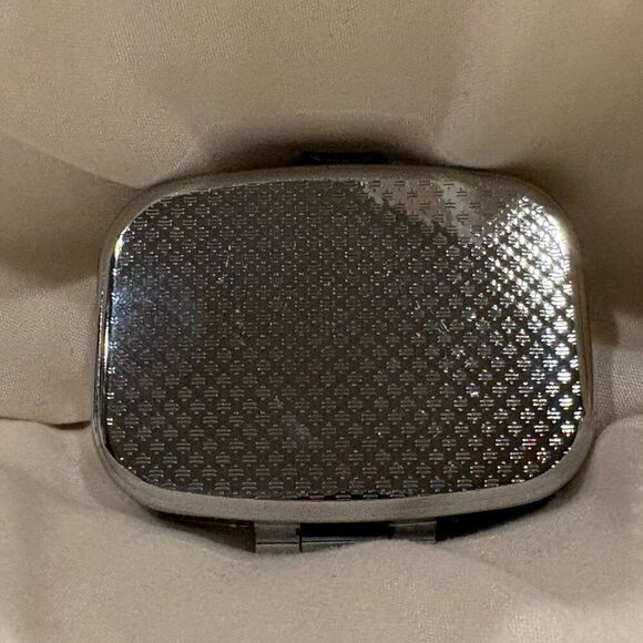 Nativity Scene Christian Travel Pill Box 2 Compartment Medicine Pill Case NEW - Picture 4 of 5